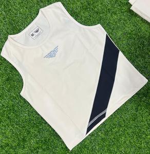Ensemble de yoga personnalisé pour femme, respirant et léger, motif uni, tenue de fitness, taille élastique, pour exercices en extérieur, faible MOQ, devant - Product Image 4