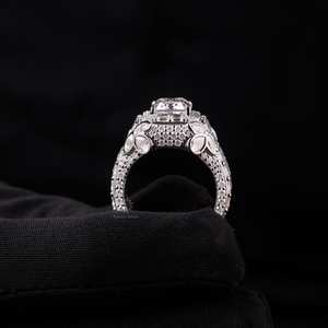 Anillo de Lujo Moderno con Diamantes Naturales Baguette, Oro de 18K, Certificado IGI, Corte Brillante, para Mujer - Product Image 2