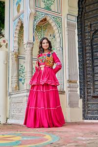 NUEVO DISEÑADOR LEHENG CHOLI CON KEDIYU LEHENGA COLOR DE AJUSTE NEGRO PARA TEMPORADA NAVRATRI - Product Image 4