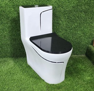 Articles sanitaires de luxe modernes Cuvette de toilette monobloc carrée en céramique finition or à double chasse hôtels comprend des raccords P-Trap - Product Image 6