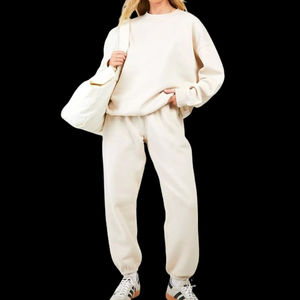 Chándal de invierno personalizado para mujer, diseñador de poliéster, capucha de recarga de ajuste relajado de gran tamaño, chándales de talla grande de Color personalizado - Product Image 1