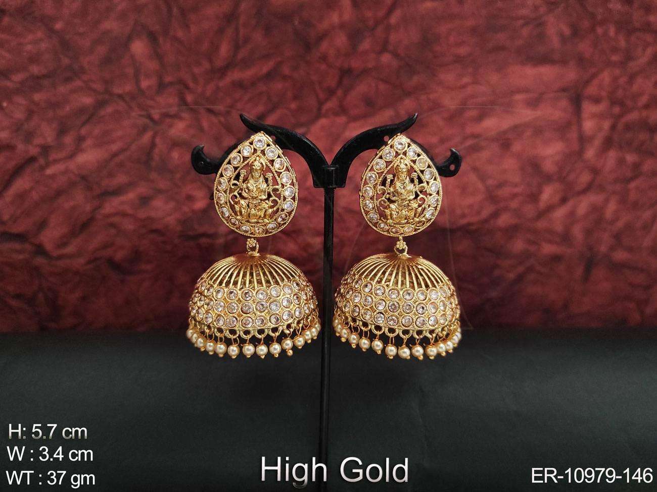 สีเหลืองใส