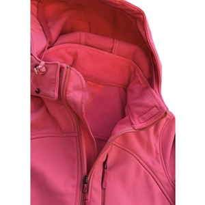 Veste softshell pour femme, imperméable, coupe-vent, respirante, à capuche, épaisse, personnalisable, haute qualité, vente en gros - Product Image 2