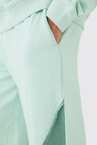 กางเกงจ็อกเกอร์ผู้ชาย OEM 2026 แบบสั่งทำพิเศษ ทรงหลวม ขอบดิบ ตัดเย็บแบบแผง คุณภาพส่งออก ขายส่ง พร้อมขอบเอวยางยืด - Product Image 6