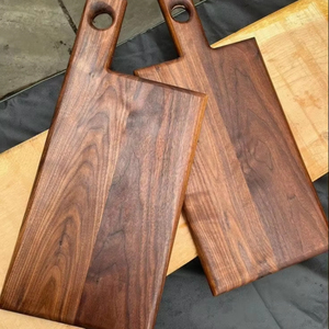 เขียงไม้สไตล์โมเดิร์นคุณภาพหรูหรา ถาดเสิร์ฟ เป็นมิตรกับสิ่งแวดล้อม ผิวสัมผัสธรรมชาติ ทนทาน เชื่อถือได้ สำหรับเครื่องครัวในบ้าน - Product Image 1