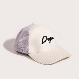 Casquette pour homme fabriquée en usine, tissu de qualité supérieure, logo personnalisé disponible - Product Image 2