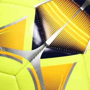 Pelota de fútbol de PVC fluorescente cosida a máquina, fútbol de 32 paneles, tacto suave, cubierta duradera y excelente retención de aire para entrenamiento - Product Image 6