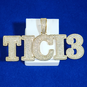 Collier avec pendentif personnalisé en argent 925 plaqué or, moissanite étincelante, aspect diamant glacé, lettre tendance, bijoux hip-hop unisexe - Product Image 2