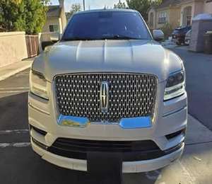 Lincoln Navigator Reserve 2024, SUV de luxe, intérieur clair, moteur atmosphérique 4L, transmission automatique, transmission intégrale, sièges en cuir, Cruiser - Product Image 1
