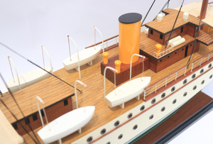Modèle de bateau de la yacht de Sa Majesté Dannebrog, Crystal Endurance, décoration nautique, cadeau pour la maison, peint à la main au Vietnam - Product Image 4