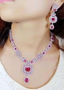 Collier de diamants américains élégants de conception tendance serti de pierre rouge pour les femmes bijoux de fête de mariage pour les femmes - Product Image 6