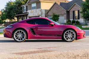 CLEAN 2024 P o r s c h e 718 Cay-man Style Edition 2,400 Miles, Ruby Star Neo, Premium et Sport Chrono Packages - Product Image 2