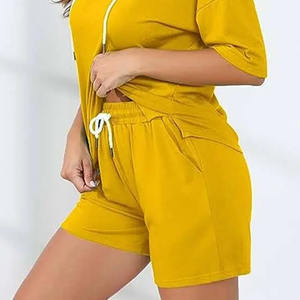 Tenues deux pièces OEM pour femmes à prix de gros Ensembles de sweat à capuche court Ensembles de survêtements Manches courtes Vêtements de détente Ensembles sweat à capuche et short - Product Image 6