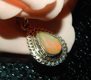 Colgante fino de ópalo Etíope para mujer, abalorio elegante facetado Natural de Plata de Ley 925 - Product Image 1