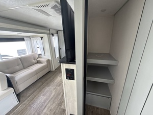 รถพ่วงแคมป์ปิ้งมือสอง ปี 2022 รุ่น Foorest River Vibe 26RK - Product Image 4