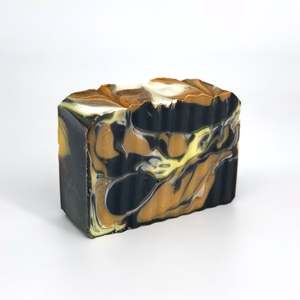 DOUBLE OHH SEVEN Jabón Sólido Artesanal con Manteca de Karité y Té Verde, Jabón Artesanal de Lirio para Baño y Ducha, Jabón Champú Artesanal, Ilumina tu Día - Product Image 2