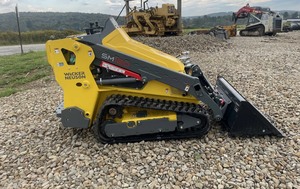 เครื่องจักรก่อสร้างขนาดกะทัดรัด JCB SM120 มินิสกิดสเตียร์ลอร์เดอร์ รถตักตีนตะขาบ บุ้งกี๋ขนาด 0.45 ลูกบาศก์เมตร เครื่องยนต์ดีเซล 75 กิโลวัตต์ รับประกัน 3 ปี - Product Image 5
