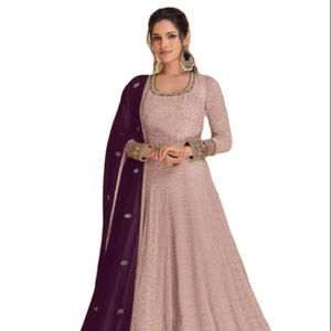 ชุดสلوار คามีซสำเร็จรูปผ้าจอร์เจียต์เนื้อหนาปักลายเลื่อมสไตล์อินเดียและปากีสถานสำหรับผู้ใหญ่ คอลเลคชั่นงานปาร์ตี้ - Product Image 1