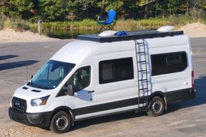 2024 Remolques de caravana de lujo estándar/4x4 al aire libre RV Camping Caravan Truck / Camper Van Off Road Expedition Truck. - Product Image 2