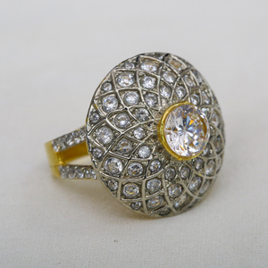 Bague plaquée or et argent à deux tons avec pierres en CZ, belle, légère, tendance, pour femmes - Product Image 1