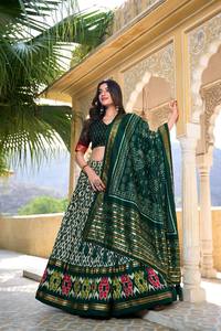 ชุด lehenga choli พิมพ์ลาย ikkat ผ้าไหมทัสซาร์พร้อมงานฟอยล์ gotta patti dupatta และสามารถเย็บสำหรับสวมใส่ในงานแต่งงาน - Product Image 5