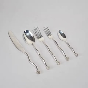 Lot de 5 couverts en acier inoxydable allant au lave-vaisselle utilisés dans la table de cuisine café maison ensemble de couverts à manche en bois pur plaqué argent - Product Image 4
