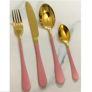 Juego de cubiertos de acero inoxidable de cuatro piezas en cubiertos estampados de PVD negro para cena y té para fiestas y servicio de comida - Product Image 6