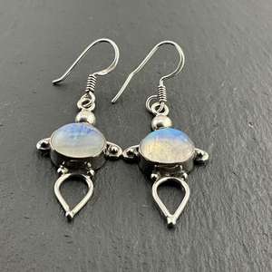 Boucles d'oreilles pendantes faites à la main en argent sterling avec onyx vert vintage pour mariage, fête, bonne année - Product Image 2