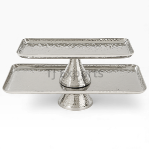 Serviteurs à chocolat ovales martelés avec des pieds incurvés artistiques conçus pour la présentation contemporaine de buffets de desserts - Product Image 6