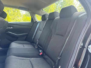 USADO 2024 Volante a la izquierda Bajo kilometraje Transmisión automática Asientos de cuero todo en perfecto estado listo para enviar - Product Image 4