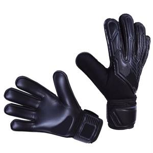 ถุงมือผู้รักษาประตูพร้อมปลายนิ้วสำหรับผู้ใหญ่ - Product Image 1