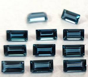 Topaze bleu de Londres naturelle, taille baguette, 3x6 mm, facetté - Topaze bleu de Londres taille baguette, en vrac - Product Image 5