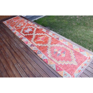 Alfombra Turca Vintage Herki Runner de 2.6x11.4 pies, Alfombra Roja con Puntos de Polka, Lana - Product Image 2