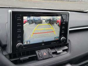 RAV4 XLE Hybride SUV d'occasion 2023 à prix abordable - Sièges en cuir, livraison disponible, 100% parfaitement fonctionnel, sans accident, garantie 1 an - Product Image 6