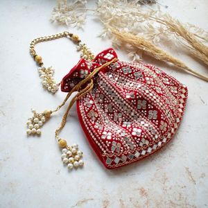 2024 fête-porter/mariage élégant marron rouge velours Potli sacs de poignet magnifiquement embelli cristal perles de verre pierre Zari soie - Product Image 1