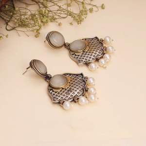 Boucles d'oreilles pendantes vintage en argent oxydé pour femme, cadeau pour elle - Product Image 2