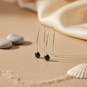 Boucles d'oreilles pendantes en argent pour femmes avec pierre précieuse noire - Product Image 1