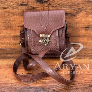 Nouveau Tan Alligator Motif Cross Body Sac En Cuir Cousu À La Main Mini Messenger Sling Sac pour Femmes Vintage Classy Esthétique Sacs - Product Image 1