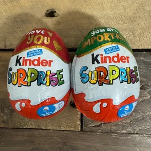 ช็อกโกแลตไข่ Kinder Surprise ช็อกโกแลตนมพร้อมของเล่นข้างใน ของขวัญแสนสนุกสำหรับเด็ก ขนมหวาน ขายส่ง OEM ส่งออกจำนวนมาก - Product Image 4