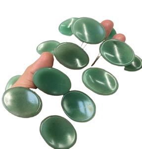 Venta al por mayor de Chakra personalizado curación Reiki cristal Natural tallado verde Aventurina meditación piedra semipreciosa artesanía piedra - Product Image 1