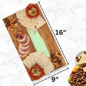 Tabla de cortar de madera artesanal con vajilla de cocina decorativa de resina epoxi para una presentación de comida elegante - Product Image 2