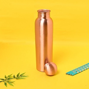 Botella de Agua de Cobre, Elegante, Hecha a Mano, Diseño Único, Botella de Agua de Cobre de Alta Calidad para Uso en el Hogar y Viajes - Product Image 6
