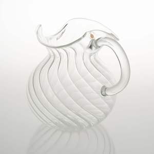 Elegante jarra con combinación de cuerpo de vidrio y tapa de metal para ambiente industrial chic adecuado para hogares contemporáneos - Product Image 3