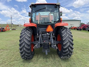 PROVEEDOR DE Kubota Serie M6 M6-111 4WD TRA con Transmisión INTELLI-SHIFT de 24 Velocidades, Cargador LA1955, 2 Unidades Listas para Venta y Entrega - Product Image 4