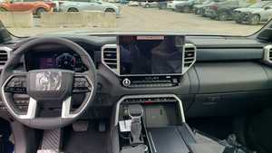 Offre de vente d'un Toyota Sequoia Platinum Hybrid 4x4 3.4L PHEV 10 vitesses automatique d'occasion, modèle 2025 - Product Image 2