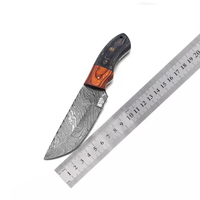 Couteau de chasse en acier Damas de haute qualité avec manche en bois et étui en cuir pour le camping en plein air, fabrication OEM disponible, fabriqué au Pakistan