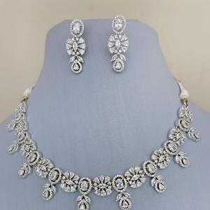 Elegante conjunto de collar de diseñador de piedra AD con acabado plateado de la mejor calidad con pendientes para colección de ropa de boda para mujeres y niñas - Product Image 1