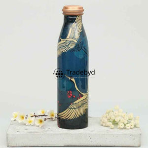 Bouteille de sport en cuivre Compagnon d'hydratation concentré sur la performance pour les athlètes et l'entraînement physique par Tradebyd - Product Image 4