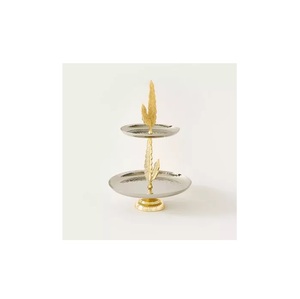 Support à gâteau en métal de forme ronde avec base Support à gâteau en métal de haute qualité à trois niveaux avec finition dorée Style unique - Product Image 5