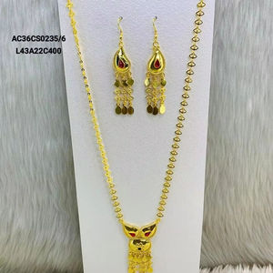 Conjunto de collar con colgante de moda de diseño antiguo para mujer, pendientes de latón chapados en oro y cadena de eslabones, joyería bonita - Product Image 1